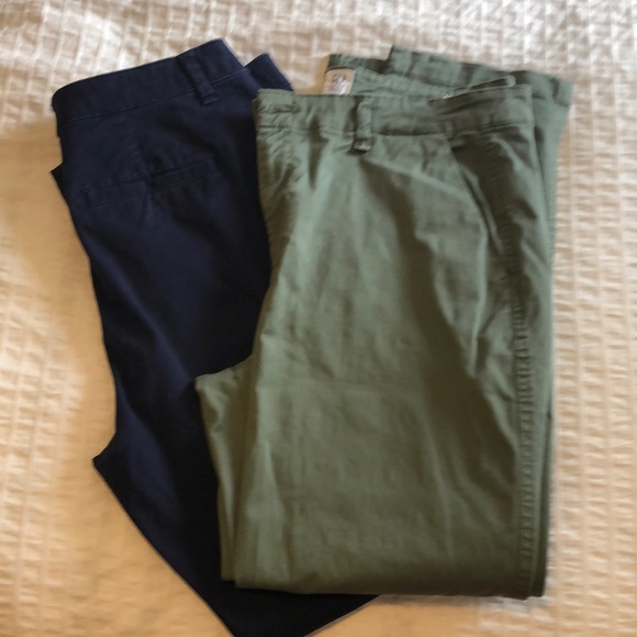 Gap girlfriend khaki pants - Picture 1 of 3
